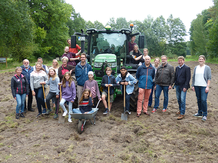 You are currently viewing Spatenstich für das Projekt „Lebensfeld im Landkreis Harburg“