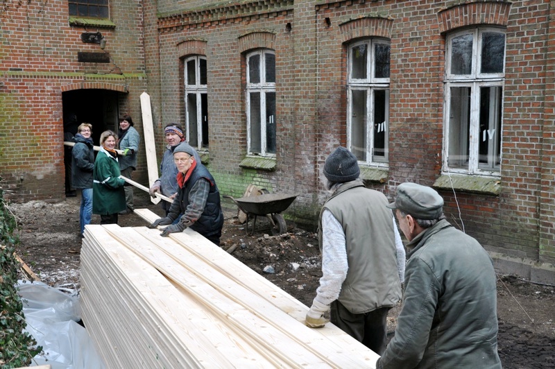 Mehr über den Artikel erfahren Holz in der Hütt’n